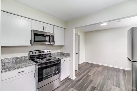 Kitchen - 1002 Jonquil Ln, Cincinnati, OH 45231 photo 6 of 6