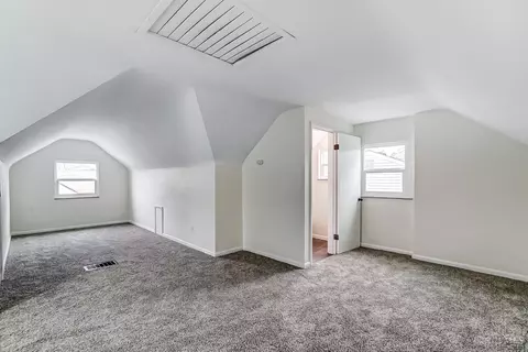 Bedroom - 1002 Jonquil Ln, Cincinnati, OH 45231 photo 5 of 7