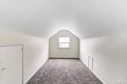 Bedroom - 1002 Jonquil Ln, Cincinnati, OH 45231 photo 6 of 7
