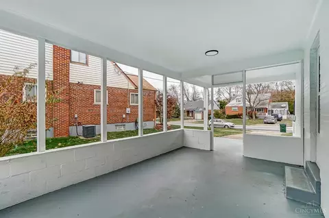 Exterior - 1002 Jonquil Ln, Cincinnati, OH 45231 photo 6 of 11