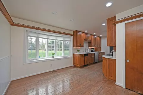 Kitchen - 10079 Corbett Rd, Cincinnati, OH 45231 photo 1 of 5