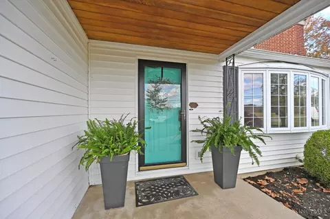 Exterior - 10079 Corbett Rd, Cincinnati, OH 45231 photo 3 of 11