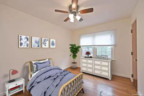 Bedroom - 10079 Corbett Rd, Cincinnati, OH 45231 photo 7 of 10