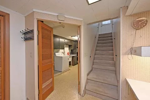 Entry Way - 10079 Corbett Rd, Cincinnati, OH 45231 photo 1 of 1