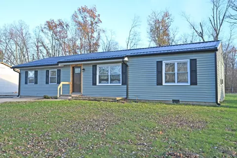 1817 Lois Ln, Goshen, OH 45122