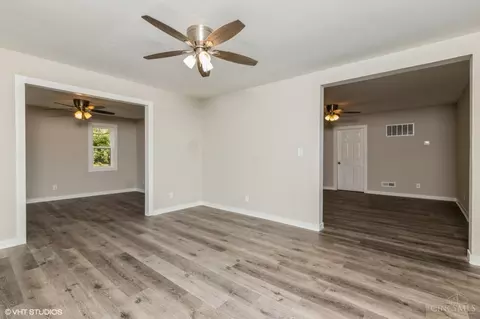Living - 6570 St Rt 133, Pleasant Plain, OH 45162 photo 2 of 7