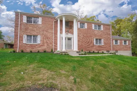 3494 Mcfarlan Woods Dr, Cincinnati, OH 45211