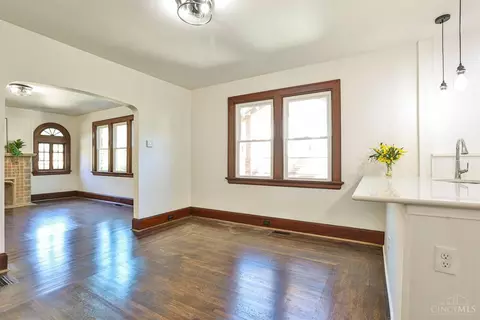 3049 Penrose Pl, Cincinnati, OH 45211 photo 12