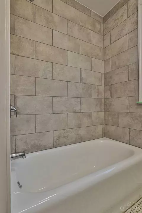 3049 Penrose Pl, Cincinnati, OH 45211 photo 24