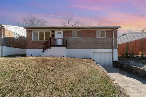 3040 Westknolls Ln, Cincinnati, OH 45211