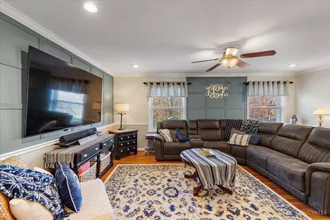 Living - 6207 Greenbud Dr, Goshen, OH 45122 photo 5 of 5