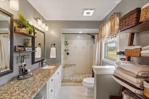 Bath - 6207 Greenbud Dr, Goshen, OH 45122 photo 1 of 4