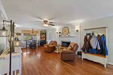 Living - 6207 Greenbud Dr, Goshen, OH 45122 photo 2 of 5