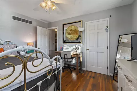 Bedroom - 6207 Greenbud Dr, Goshen, OH 45122 photo 6 of 7