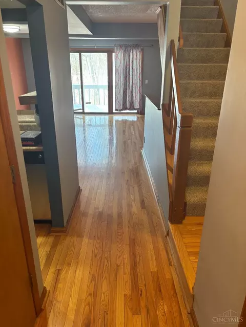 Entry Way - 3701 Parfore Ct, Cincinnati, OH 45245 photo 1 of 2