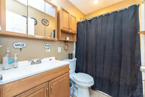 Bath - 209 Baldwin St, Blanchester, OH 45107 photo 1 of 1