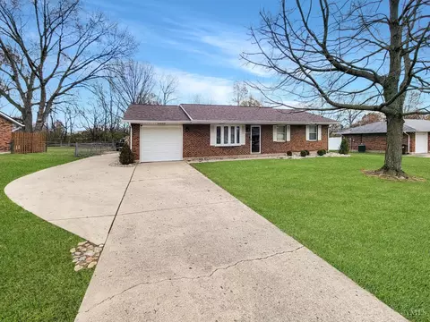 6212 Ivywood Dr, Hamilton, OH 45011