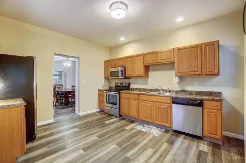 Kitchen - 1222 Sunset Ave, Cincinnati, OH 45205 photo 1 of 3