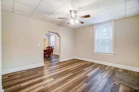 Living - 1222 Sunset Ave, Cincinnati, OH 45205 photo 3 of 5