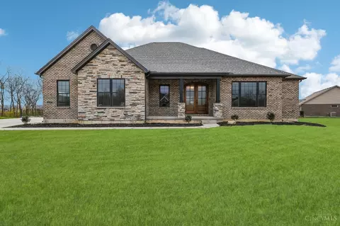 2777 Logan Ln, Hamilton, OH 45013