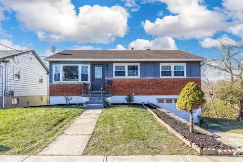 8445 Flamingo Ln, Colerain Twp, OH 45239