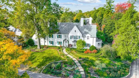 2841 Ambleside Pl, Cincinnati, OH 45208