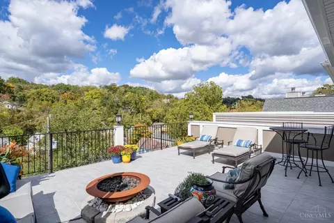Exterior - 556 Empress Ave, Cincinnati, OH 45226 photo 3 of 6