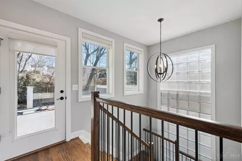 Entry Way - 556 Empress Ave, Cincinnati, OH 45226 photo 5 of 5