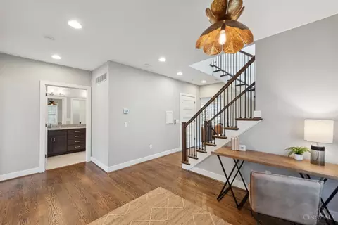 Entry Way - 556 Empress Ave, Cincinnati, OH 45226 photo 4 of 5