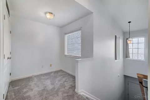 Entry Way - 2425 Elderberry Ct, Cincinnati, OH 45239 photo 3 of 4
