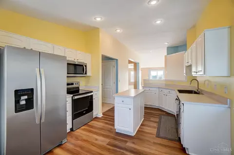 Kitchen - 2425 Elderberry Ct, Cincinnati, OH 45239 photo 1 of 8