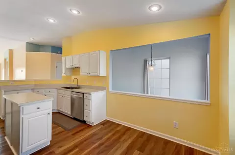 Kitchen - 2425 Elderberry Ct, Cincinnati, OH 45239 photo 8 of 8