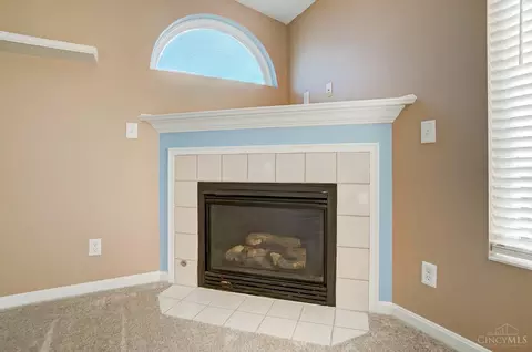 Living - 2425 Elderberry Ct, Cincinnati, OH 45239 photo 5 of 8