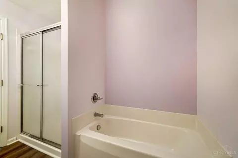 Bath - 2425 Elderberry Ct, Cincinnati, OH 45239 photo 4 of 8