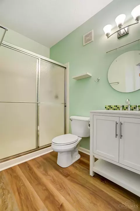 Bath - 2425 Elderberry Ct, Cincinnati, OH 45239 photo 7 of 8