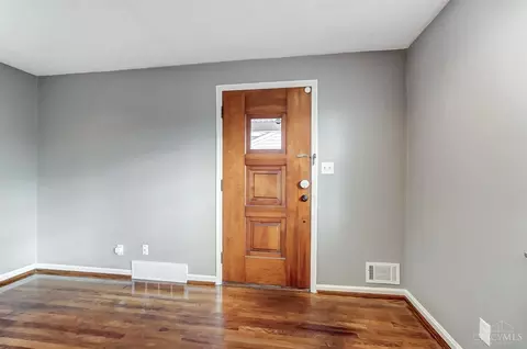 Entry Way - 6628 Haley Ave, Cincinnati, OH 45227 photo 1 of 6