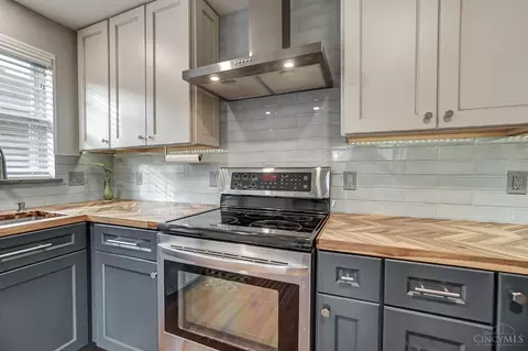 Kitchen - 6628 Haley Ave, Cincinnati, OH 45227 photo 5 of 6