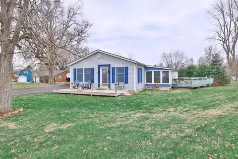128 Munster Dr, Fayetteville, OH 45118