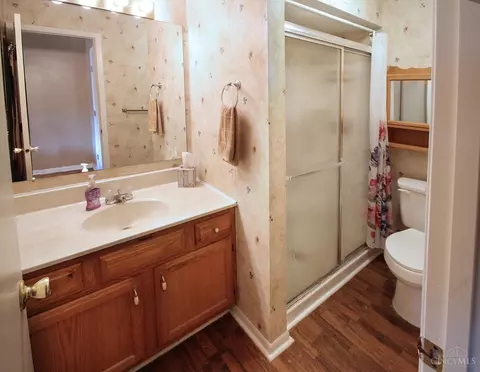 Bath - 997 Cedar Ridge Dr, Cincinnati, OH 45245 photo 1 of 2
