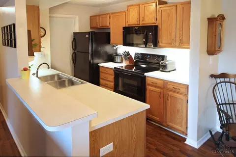 Kitchen - 997 Cedar Ridge Dr, Cincinnati, OH 45245 photo 1 of 3