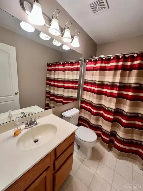 Bath - 7648 Bridge Point Dr, Cincinnati, OH 45248 photo 2 of 2