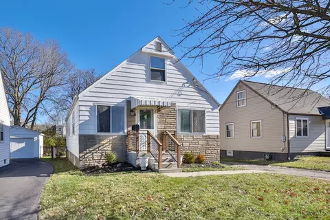 7372 Richmond Ave, Deer Park, OH 45236