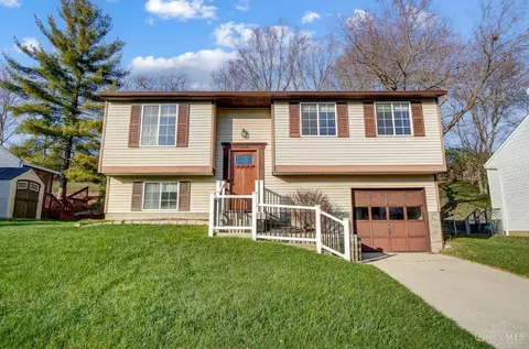 10602 Winding Way Dr, Harrison, OH 45030