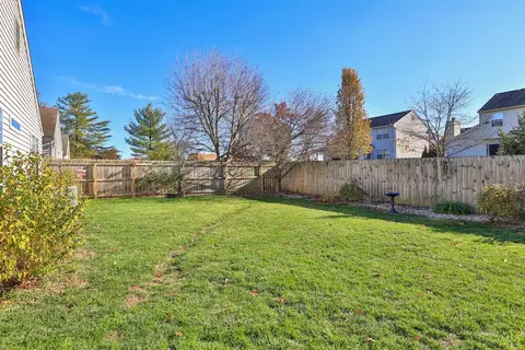 Exterior - 3200 Vineyard Ct, Maineville, OH 45039 photo 4 of 6