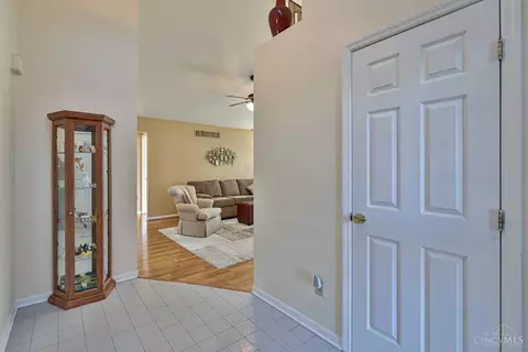 Entry Way - 3200 Vineyard Ct, Maineville, OH 45039 photo 2 of 2