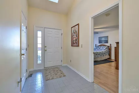 Entry Way - 3200 Vineyard Ct, Maineville, OH 45039 photo 1 of 2