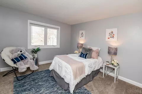 Bedroom - 9787 Troon Ct, Blue Ash, OH 45241 photo 1 of 6