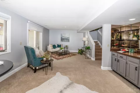 Living - 9787 Troon Ct, Blue Ash, OH 45241 photo 3 of 4