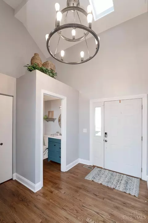 Entry Way - 9787 Troon Ct, Blue Ash, OH 45241 photo 2 of 6