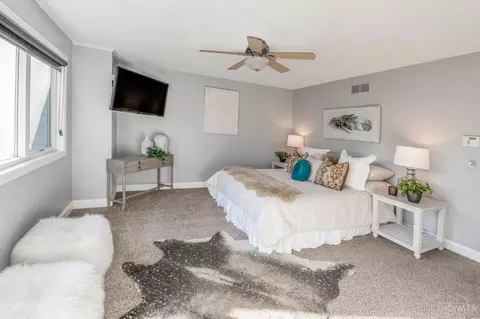 Bedroom - 9787 Troon Ct, Blue Ash, OH 45241 photo 3 of 6